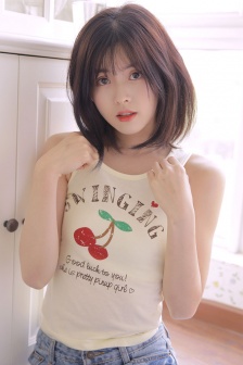 美女露0屁股